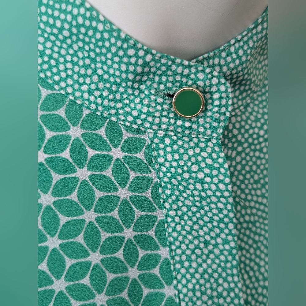 Green Geometric Pattern Blouse - image 3